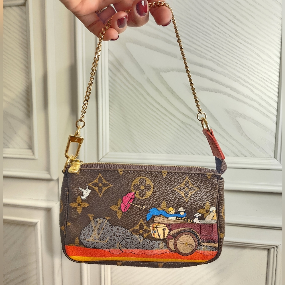 ⚡️⚡️Authentic Louis vuitton mini pochett⚡️⚡️